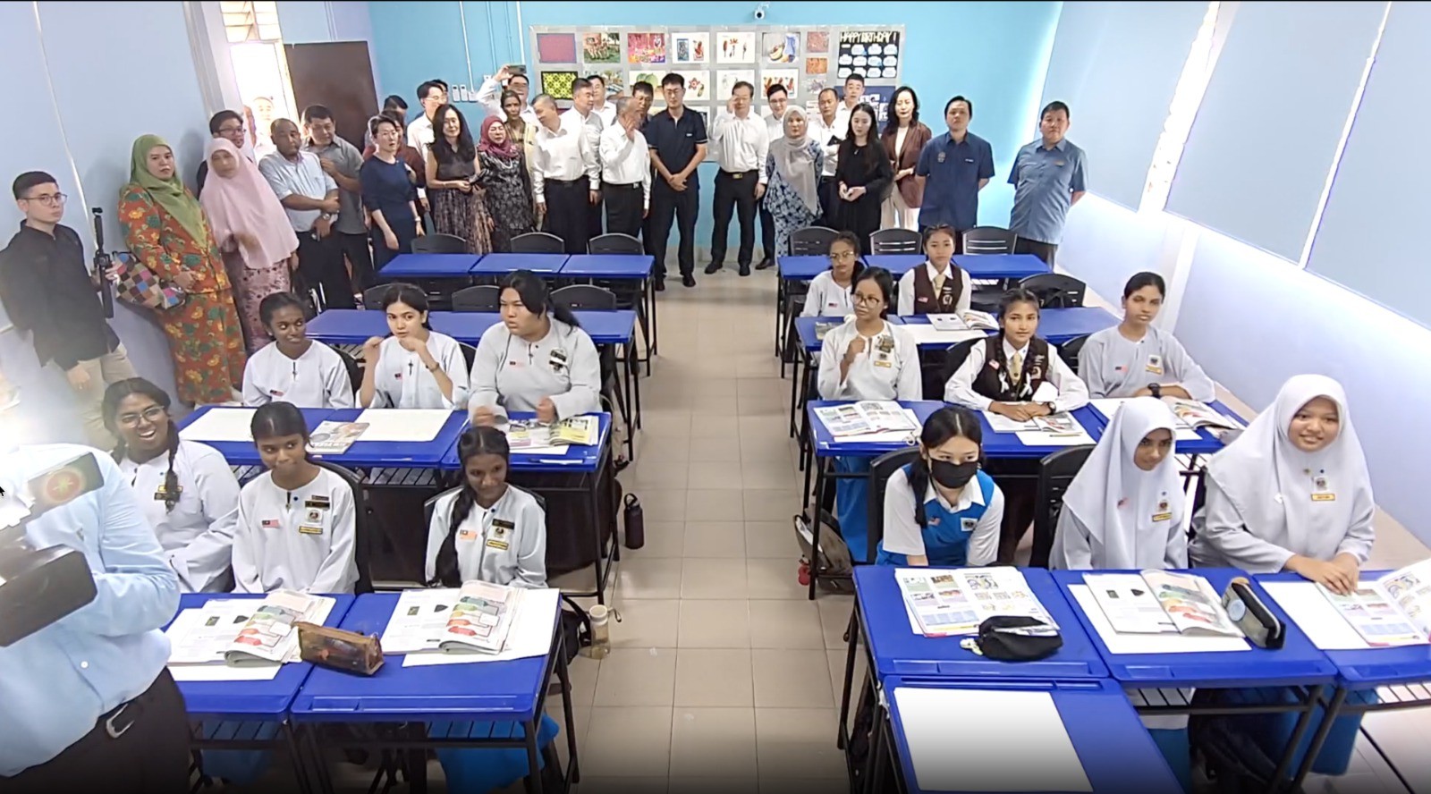 Shandong Province's Donation of Smart Classroom to SMK Assunta, Malaysia